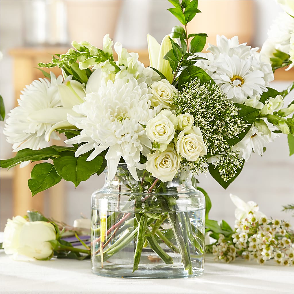 Classic Ivory – A Florist Original – Imperial Flower Shop Ltd, Brampton ON