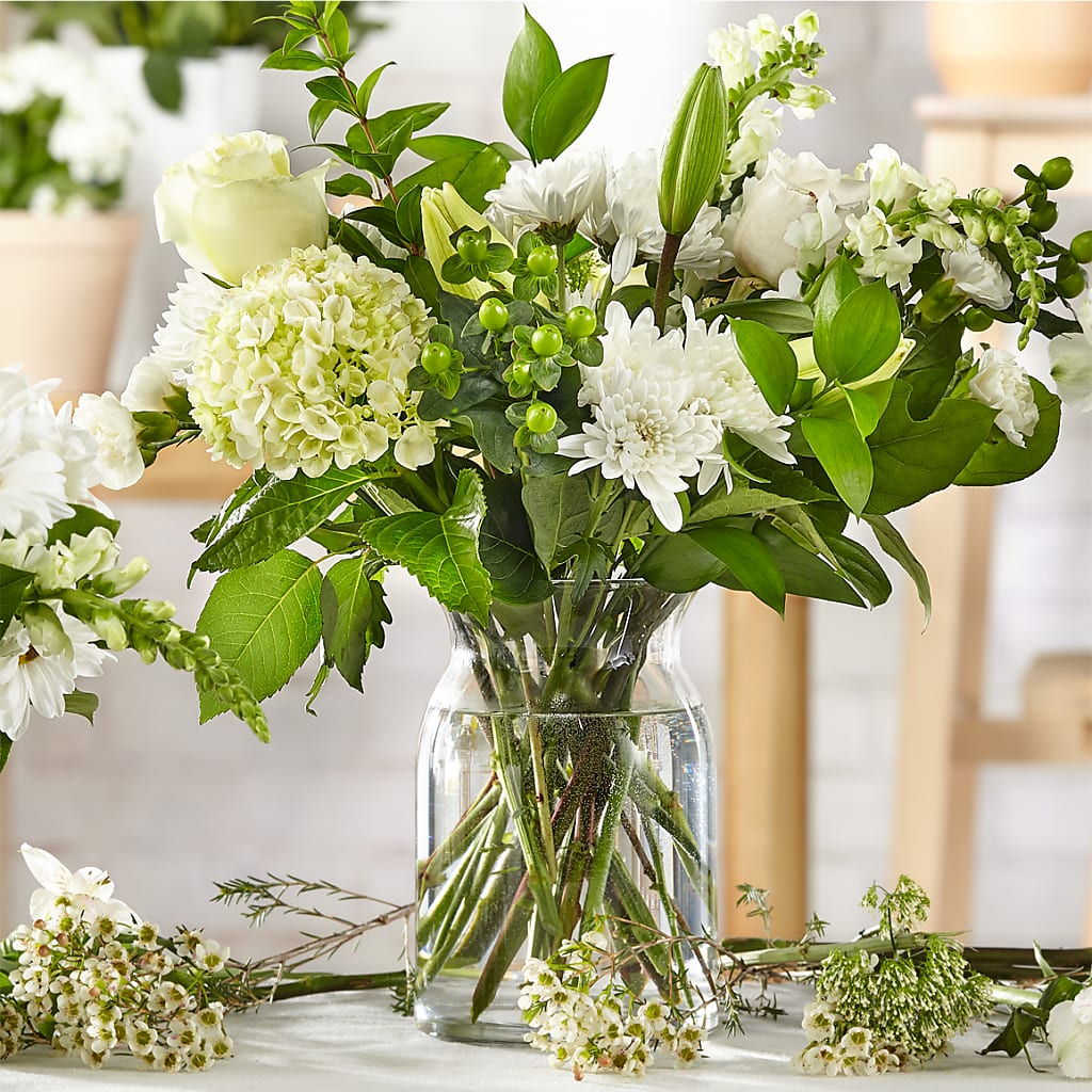 Classic Ivory – A Florist Original – Imperial Flower Shop Ltd, Brampton ON
